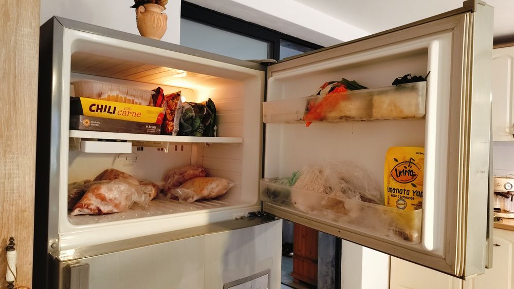 Vând frigider No frost Daewoo