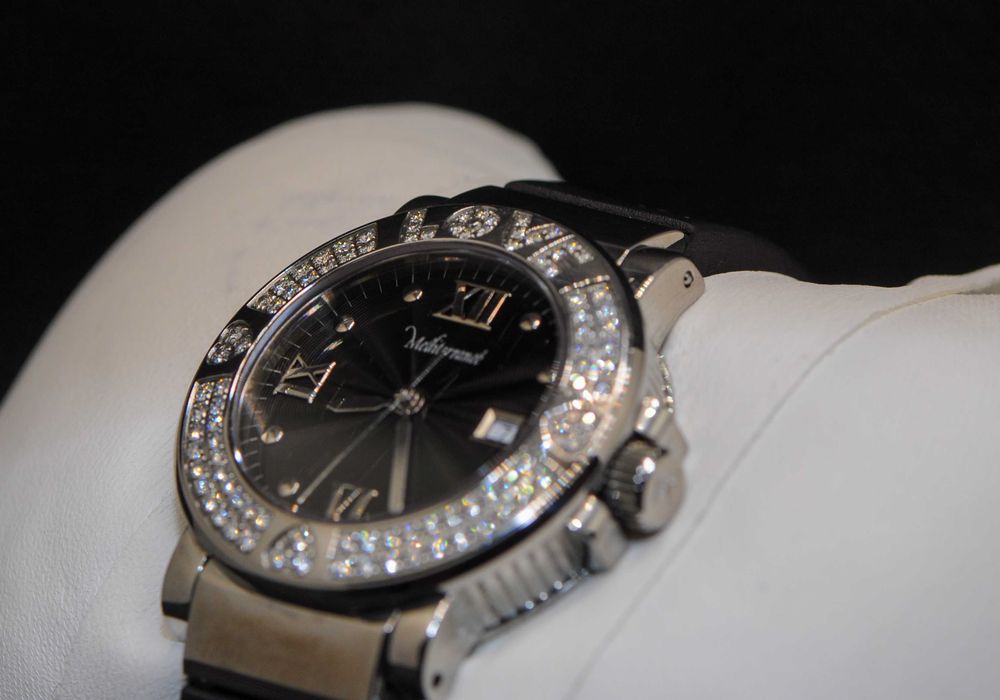 Швейцарски дамски часовник с 94 диаманта - Paul Picot  - Méditerranée