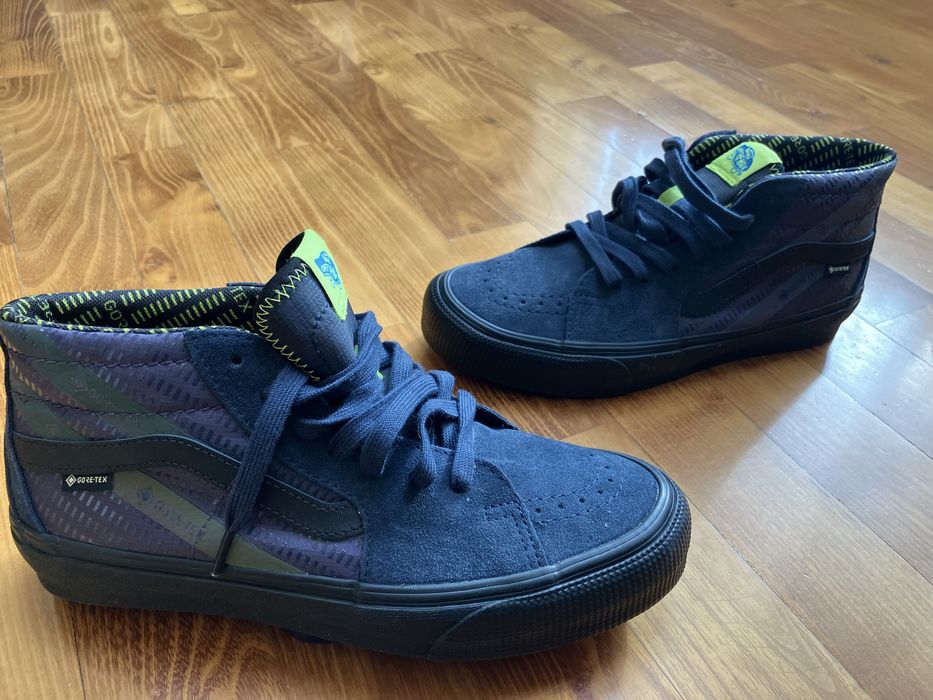 Adidasi Vans.