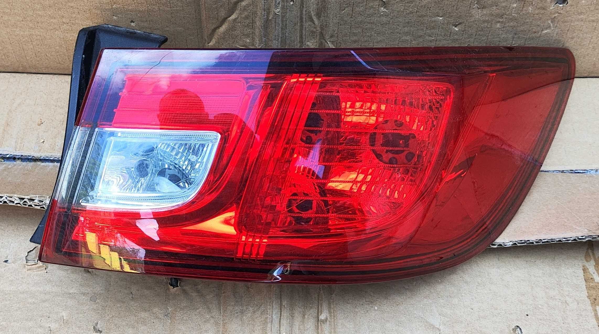 Lampa stop tripla Renault Clio 4 dreapta  pe aripa stanga pe hayon