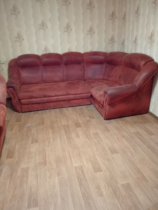 Отдам диван и кресло даром