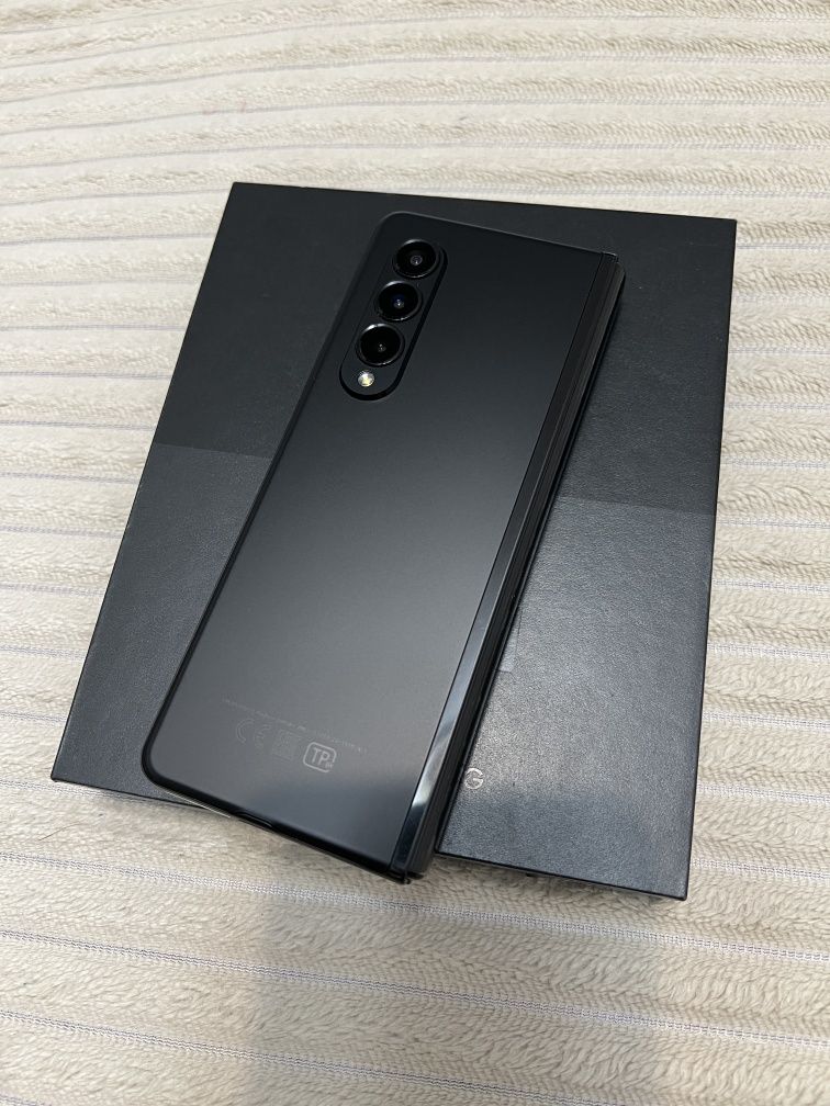 Samsung Z Fold3 256гб как новый
