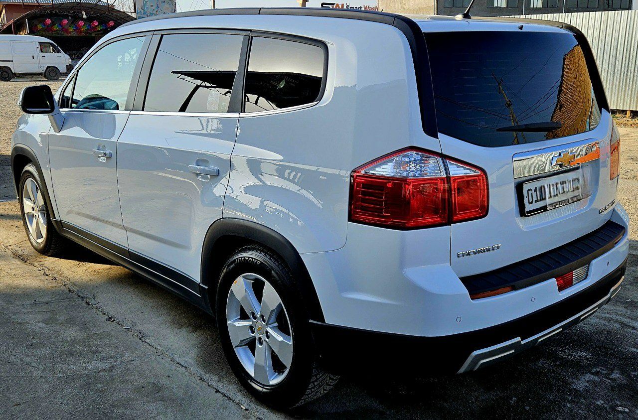 Продаётся своя Chevrolet Orlando ,7 местная минивэн
2015 г.в.
Цвет бе