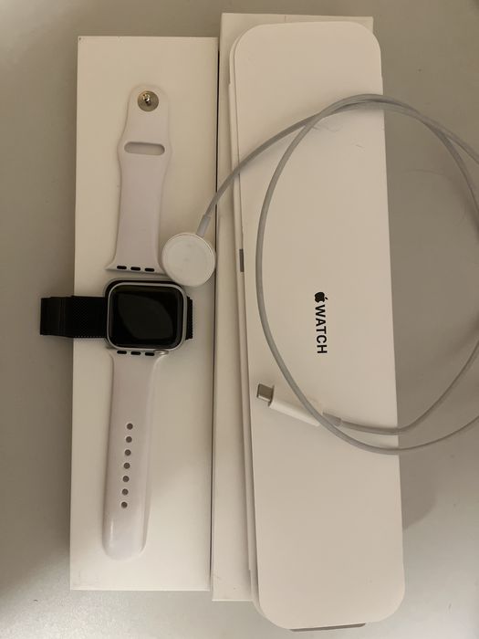 Apple Watch SE в хорошем состоянии