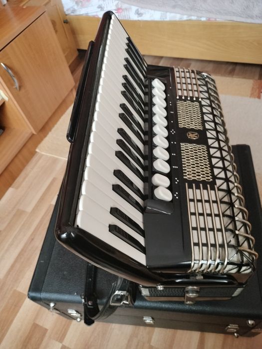 Hohner Atlantic IV N de Luxe