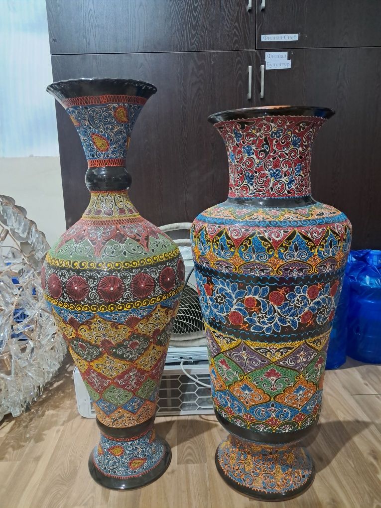 Большие напольные керамические вазы