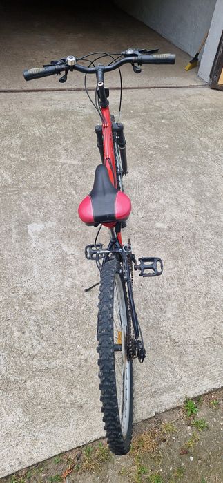 Vand bicicleta cu roti de 26