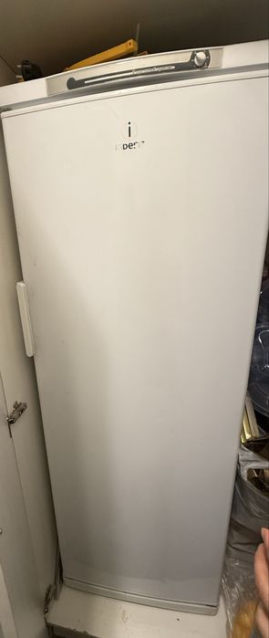 Морозильник продам срочно