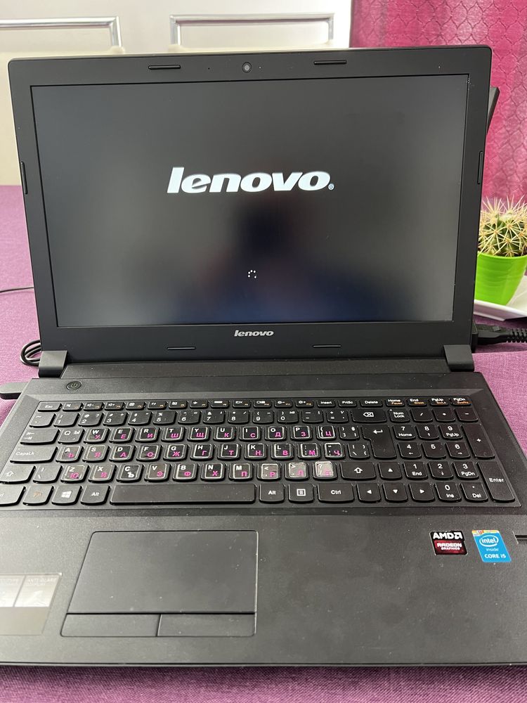 Лаптоп Lenovo