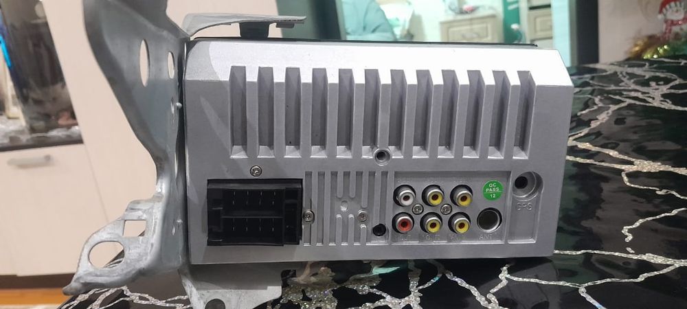 Автомагнитола в хорошем состоянии