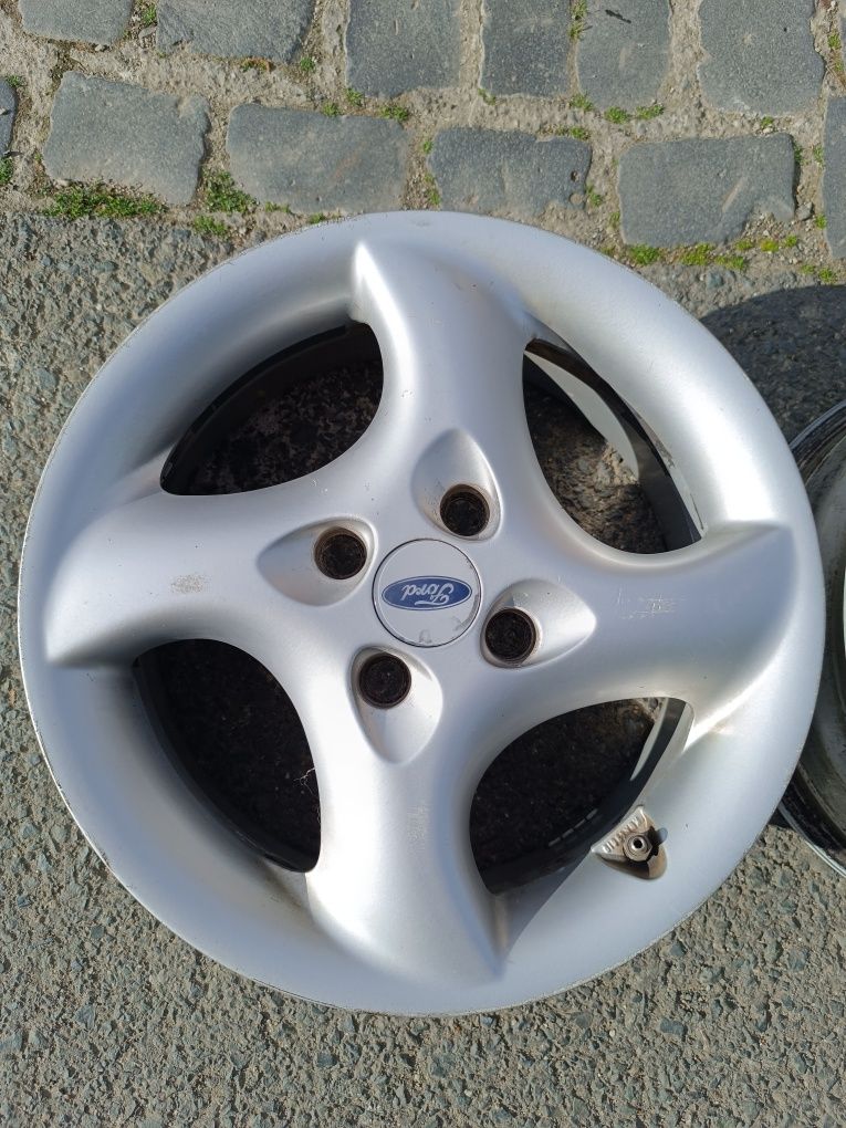 Vand 4 jante r16 ford in 4 prezoane
