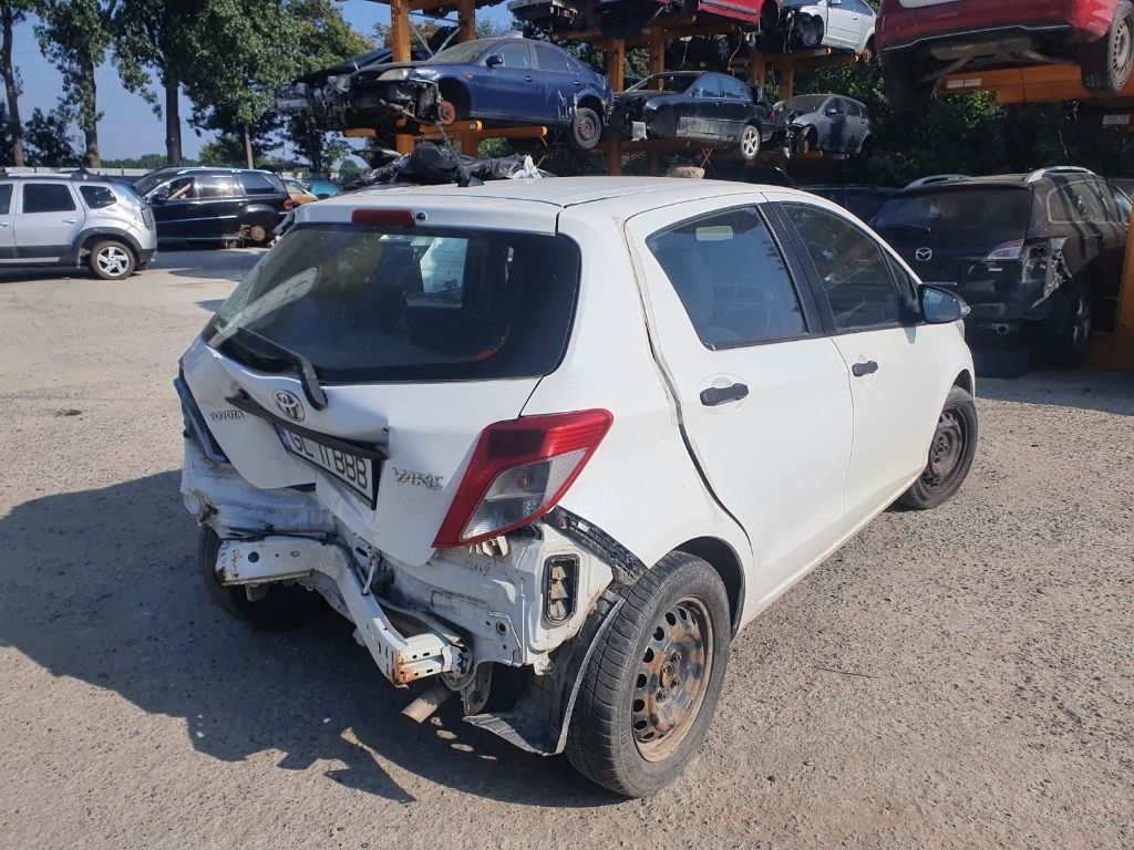 usa portiera stanga dreapta volan alternator electromotor haion compresor clima Toyota Yaris 2 motor 1.4d  dezmembrez
