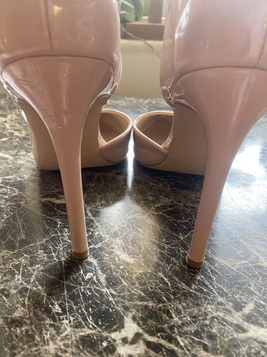 дамски лачени обувки на ток