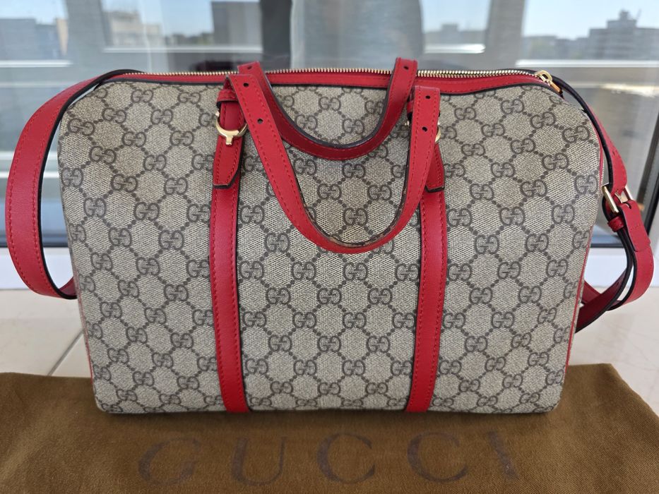 Geantă Gucci mare , imprimeu GG si piele rosie.