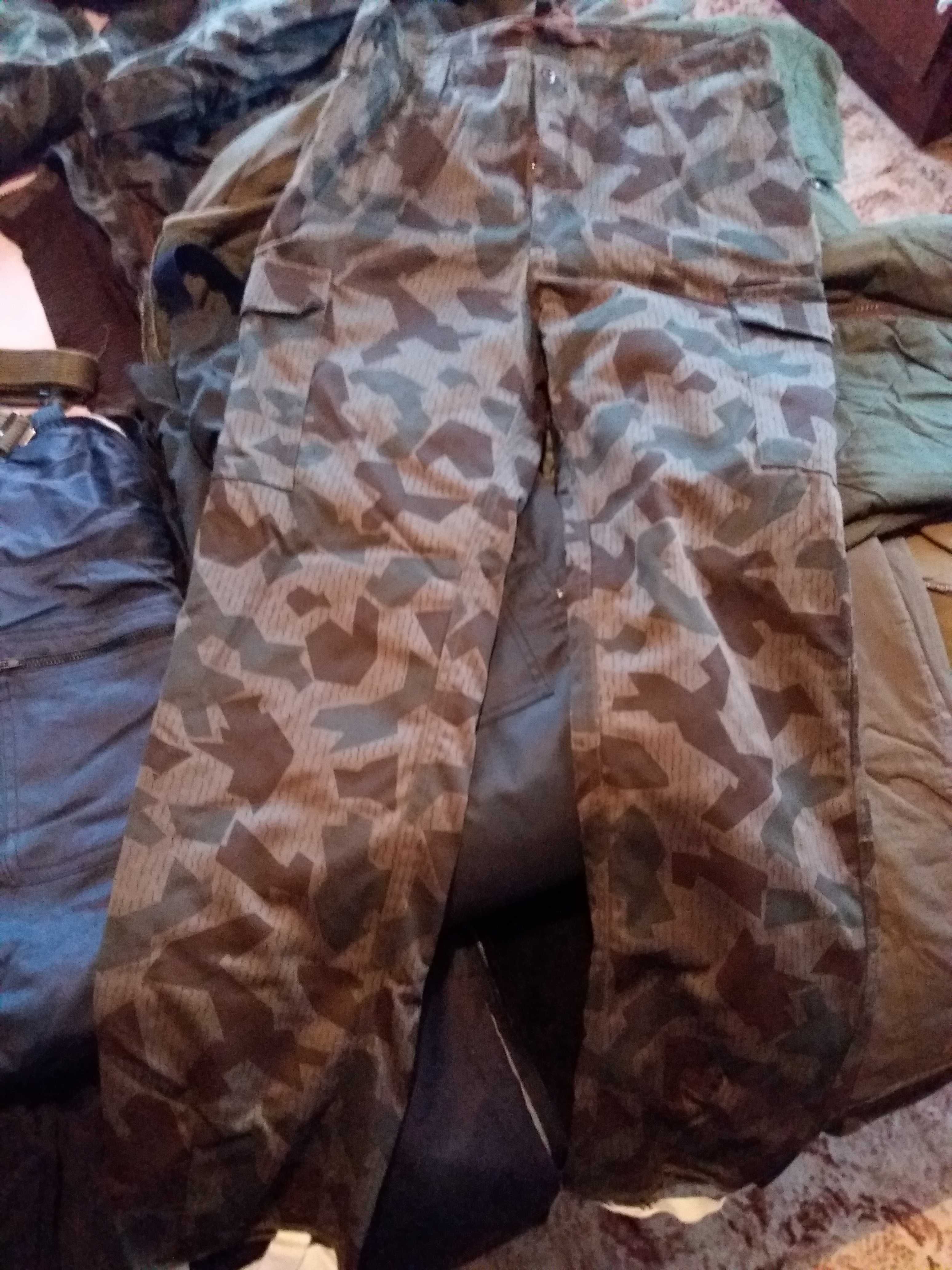 Военни дрехи нови