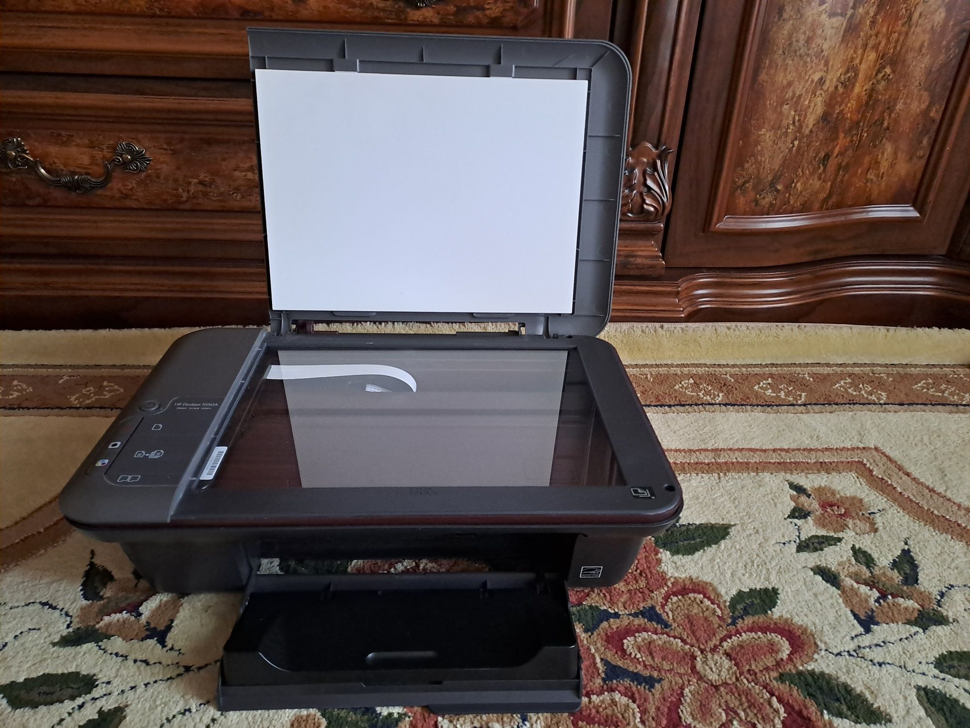 HP Deskjet 1050A || Принтер с цветной печатью.