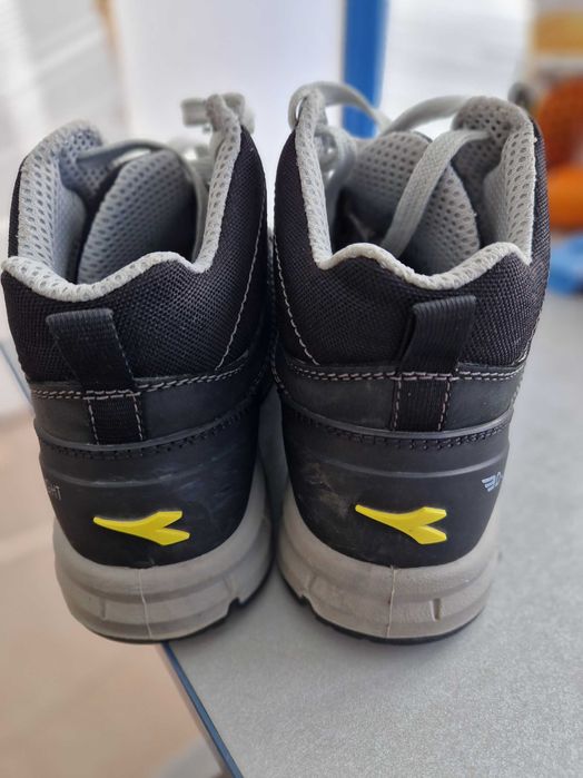 Дамски работни обувки Diadora