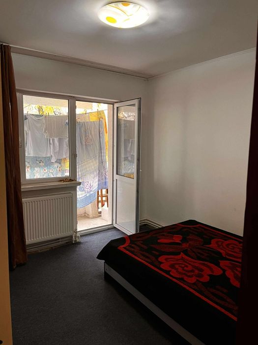 Se inchiriaza camera libera intr-un apartment situat in zona Podul Ros