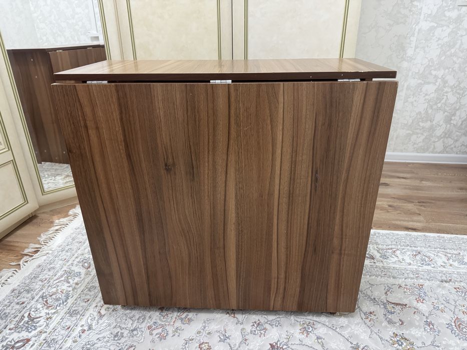 Продается стол-книжка