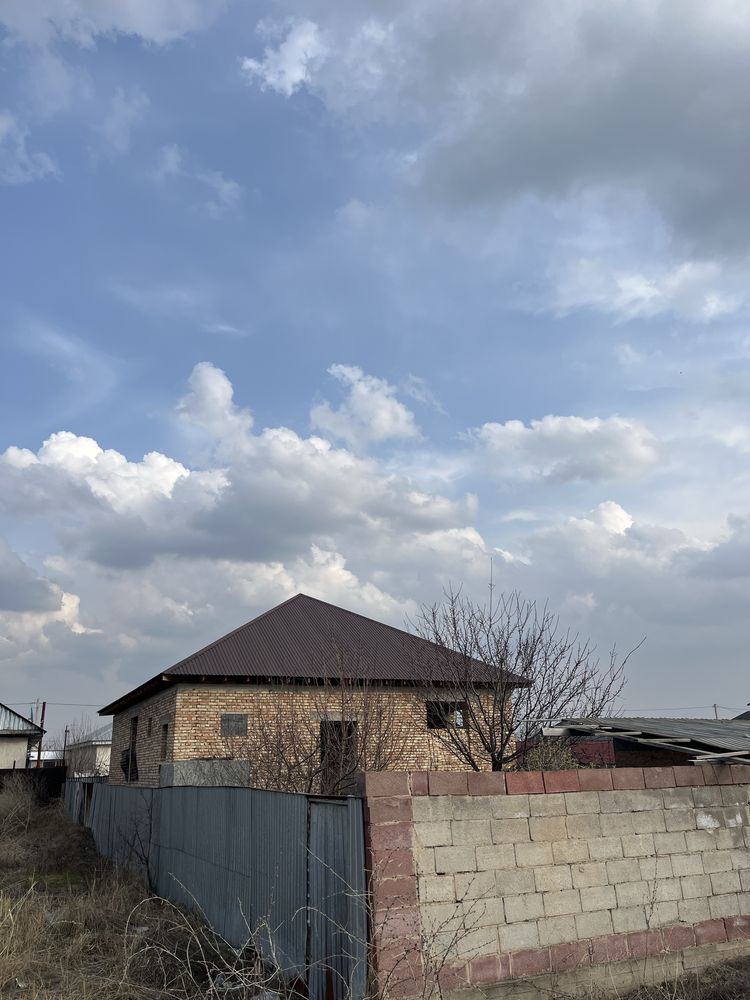 Продам недостроенный дом