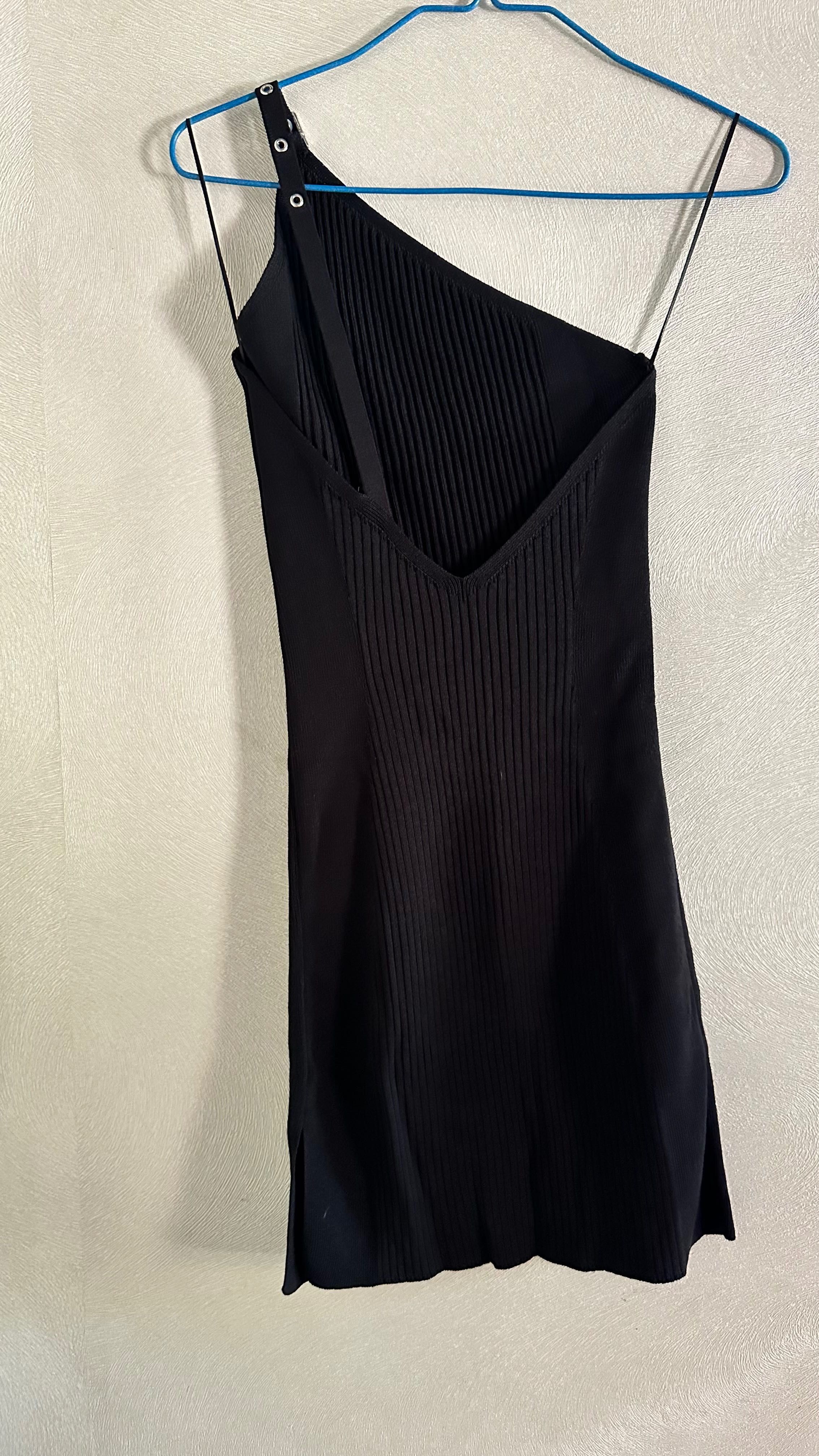 Трикотажное платье от ZARA размер S