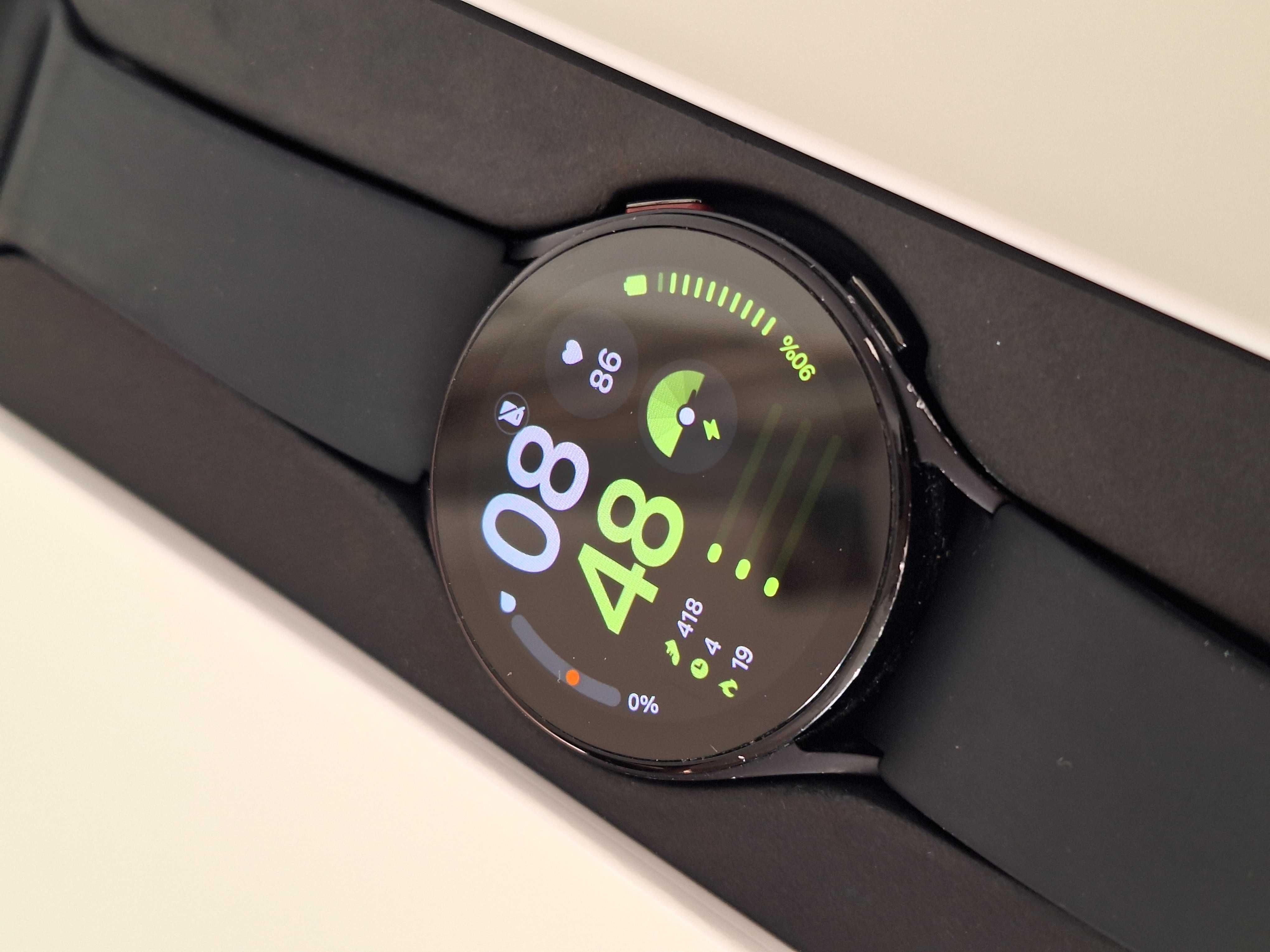 Samsung Galaxy Watch5, 44 мм, BT, Silicone Strap, Graphite