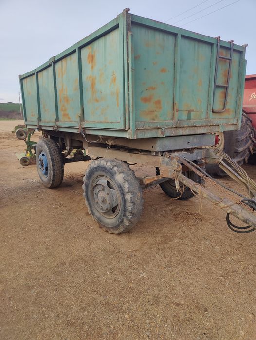 Remorca tocătoare freză tăvălugi plug