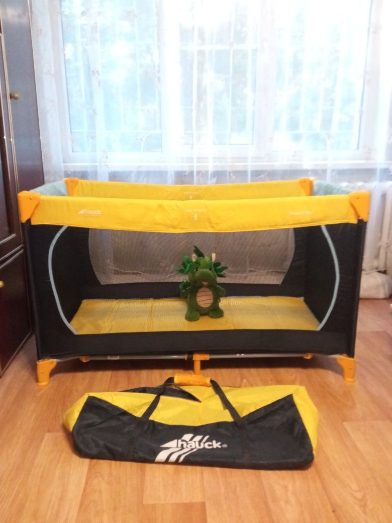Манеж детский для игр и сна.