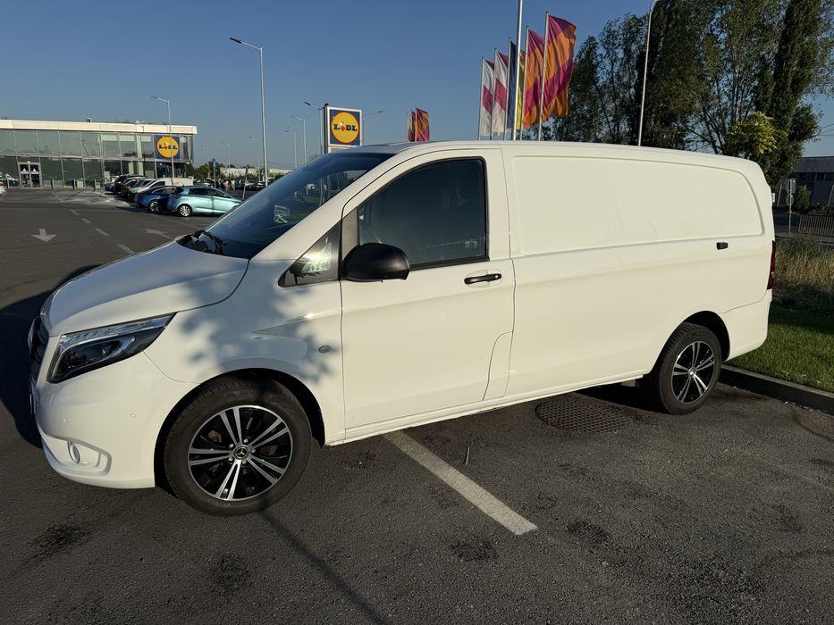 Proprietar Vito 2021 52000km farLED distronic,line assist,camera,navi,