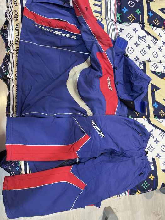 демисезонный хоккейный костюм