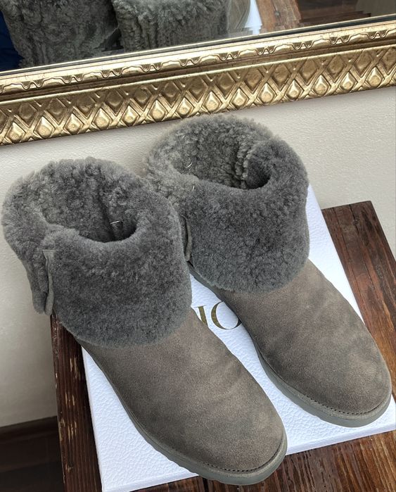 UGG 'Amie', grey, classic slim boots