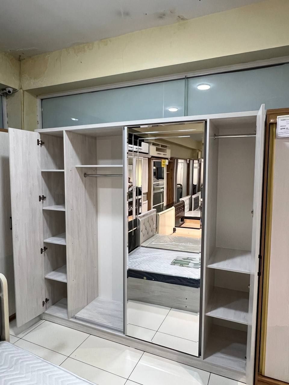 Шикарный большой шкаф от Comfort Mebel.  Можно в рассрочку!