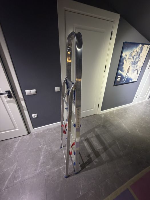 Стремянка раскладная . Нарвон