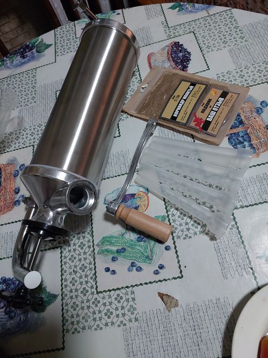 Продам колбасный шприц 2,5 к-3