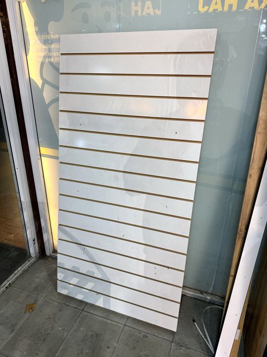 Срочно. Таер мебель сотилади.Телефон аксессуар, парфюм дуконлар учун.