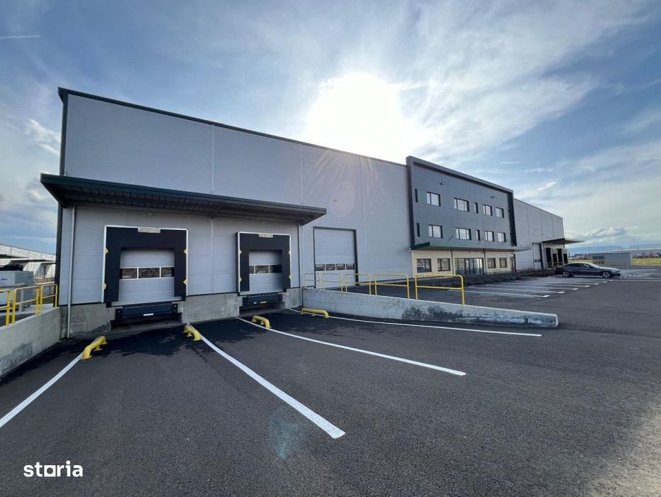 Hala ultramoderna centru logistic, depozitare + birouri 5,857 mp