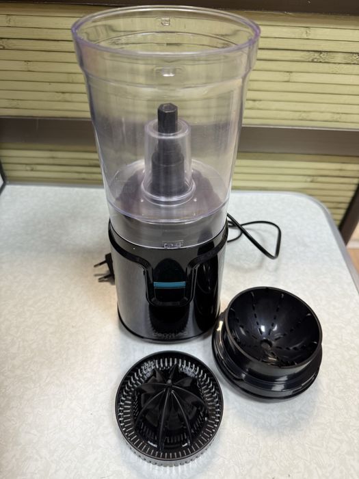 Цитрус преса Cecotec Essential 140w