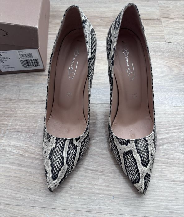 Bianca Di обувки