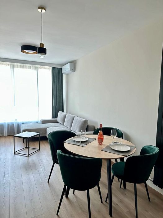 Двустаен апартамент с ПАРКОМЯСТО в ж.к. Кръстова вада.