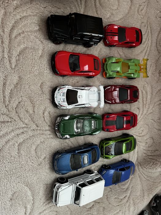 Masini Hot Wheels 1/64