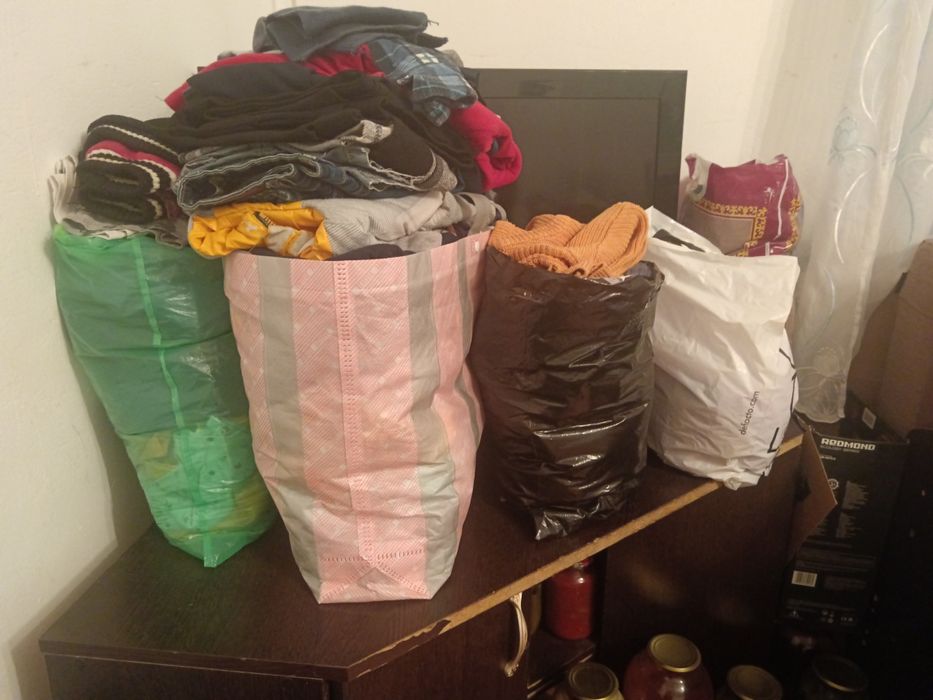 Отдам даром одежду