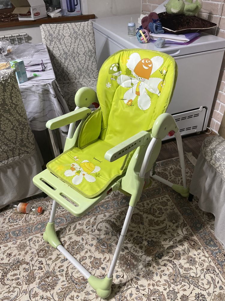 Детский стульчик,  ходунок, автокресло и подставка для ванной