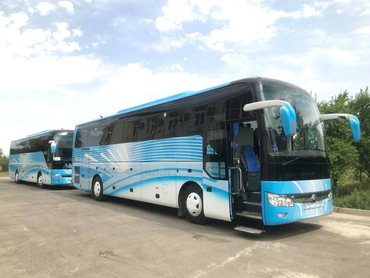 Uzbekiston buylab yangi turistik avtobuslarda sayohat qil