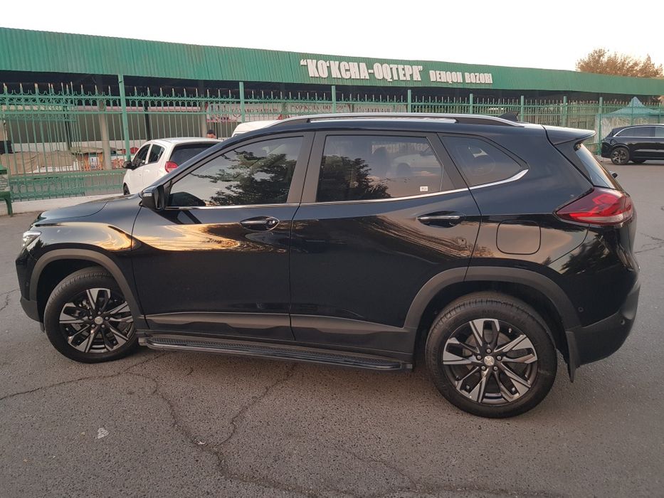 Tracker premier 2023 yil Qora Toza