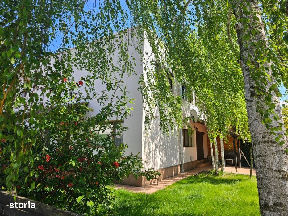 Casă de vânzare în Green City Comuna 1 Decembrie