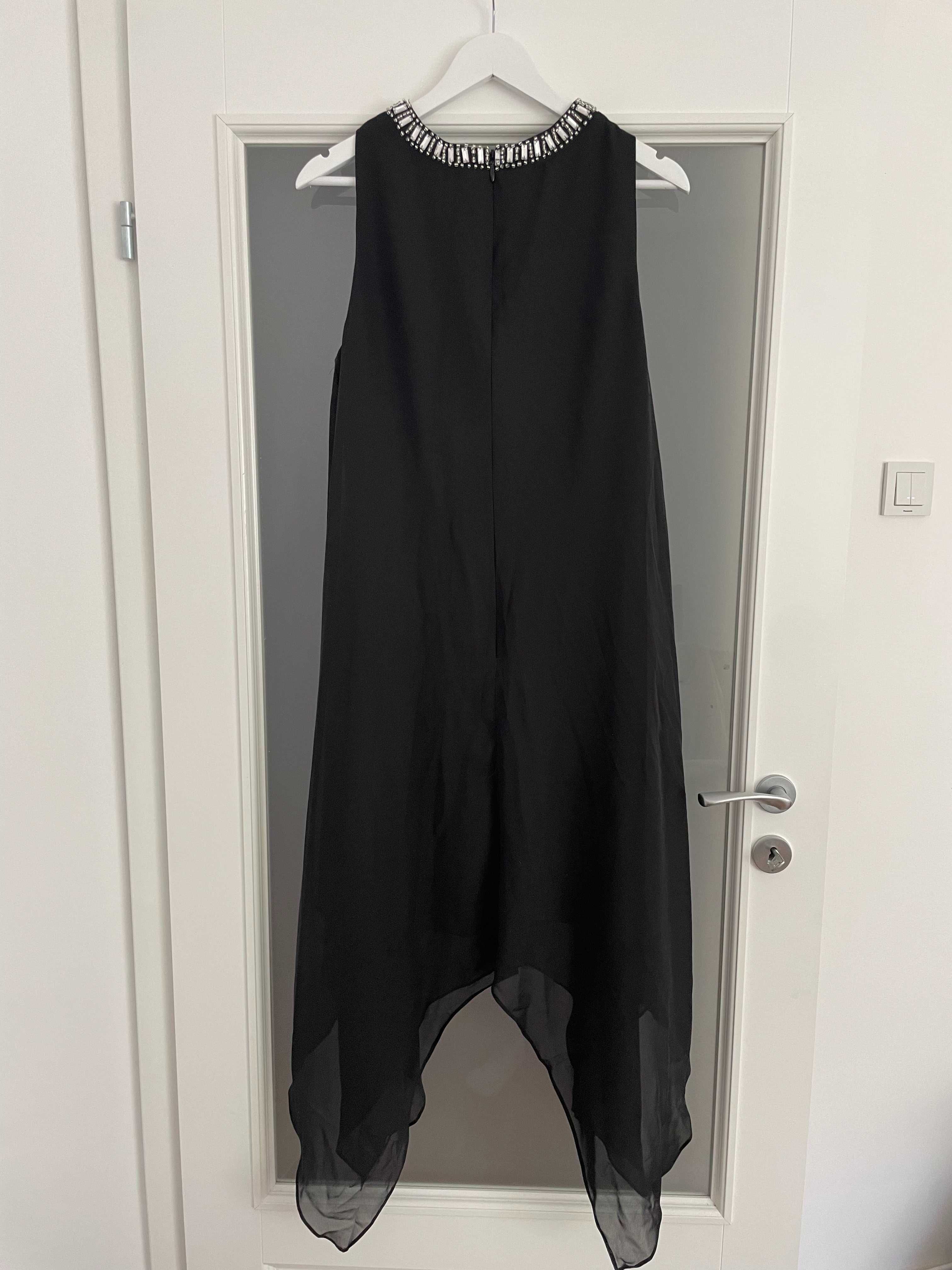 Rochie neagra, de ocazie