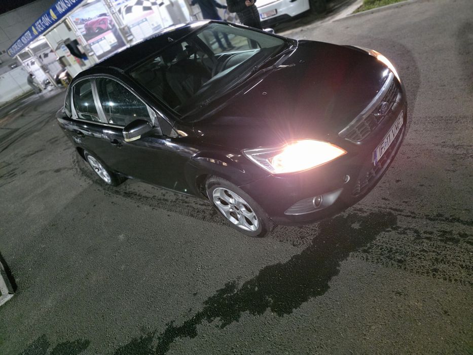 Vând Ford focus 2