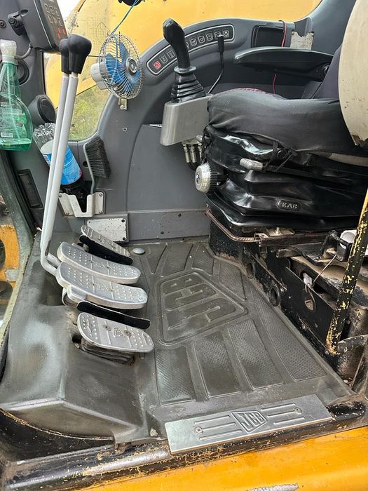 Vand excavator jcb 8080
