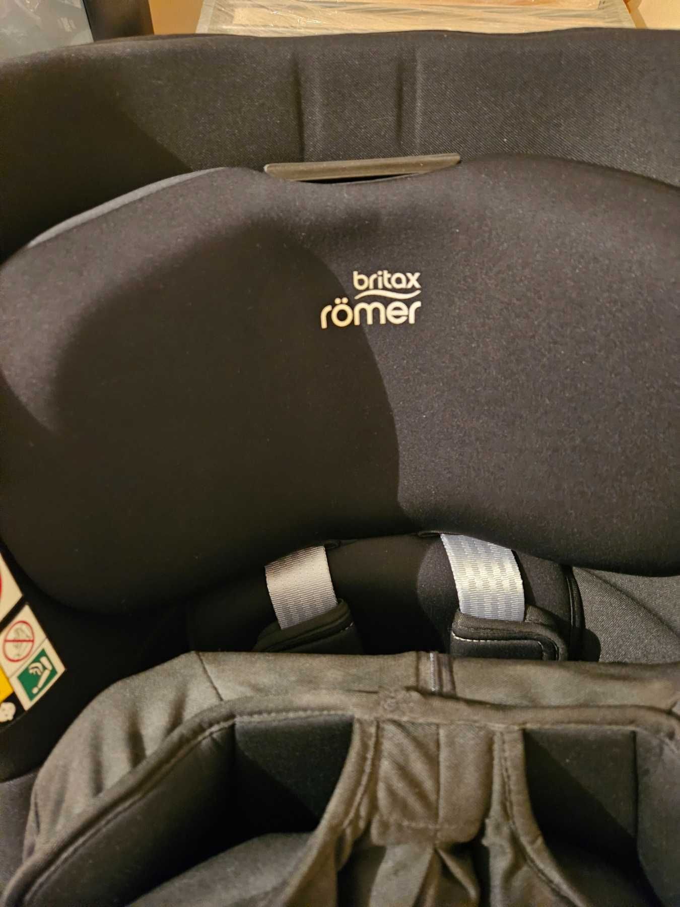 Столче за кола i-SIZE Britax Romer DUALFIX Cosmos Black, Въртящо се