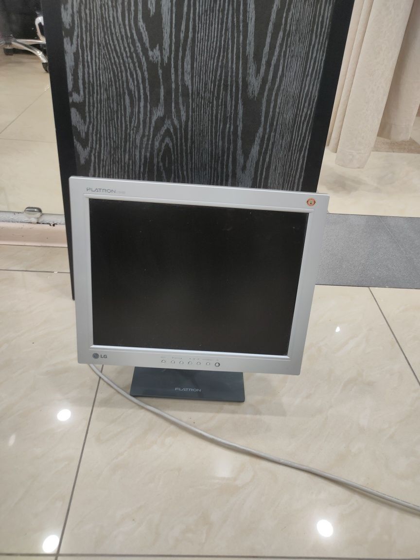 Монитор рабочий LG